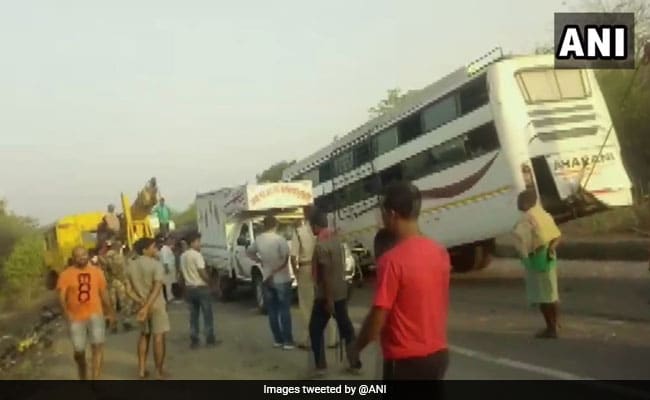 11 Killed, 25 Injured After Bus Rams Into Truck In Jharkhand