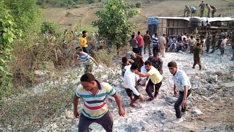 6 killed, 43 injured as bus falls into gorge in Jharkhand