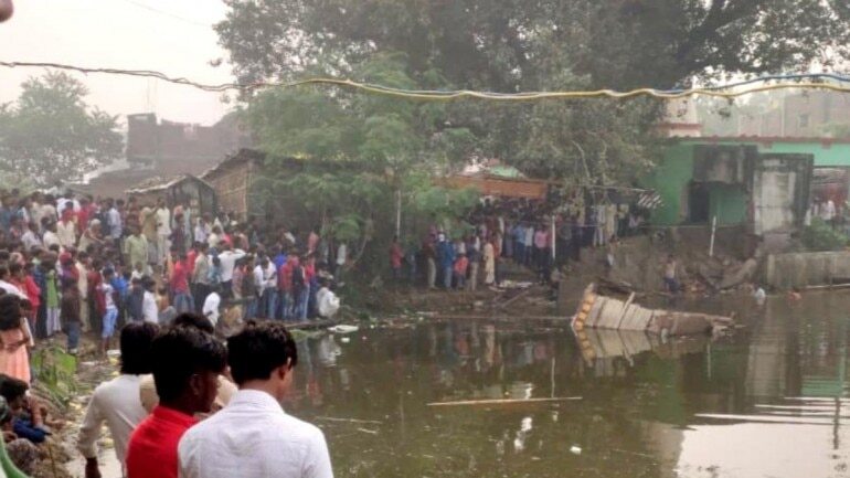 Bihar temple wall collapses during Chhath Puja celebrations, 3 dead, many feared trapped.