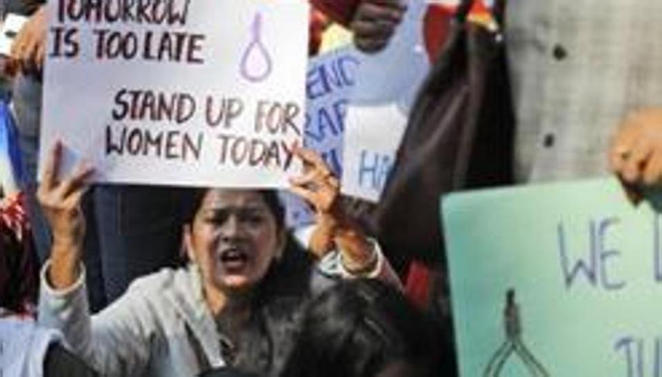 Muzaffarpur student, set on fire for resisting rape attempt, dies at Patna hospital.