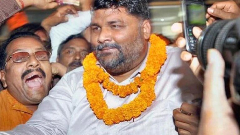 Pappu Yadav lauds Hyderabad cops, promises to reward Bihar police for similar encounter.