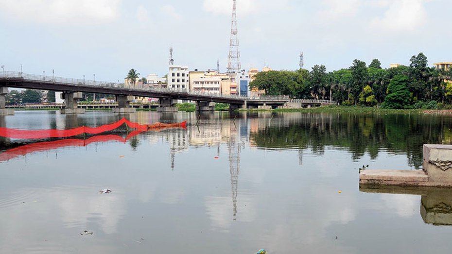 Gear up for scooter rides at Ranchi Lake.