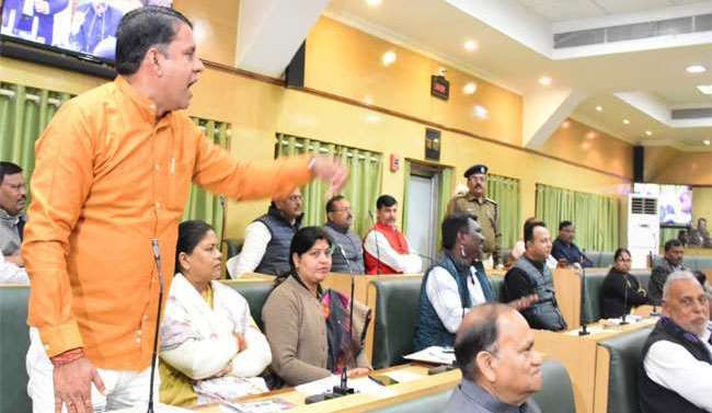 Uproar in Jharkhand House as MLA drags RSS into lynching case.