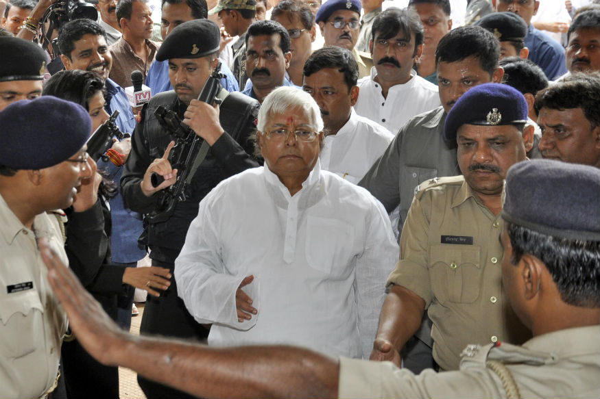 Jharkhand Cops Inspect ‘Jailed’ Lalu Prasad’s Hosp Ward After Video Raises Eyebrows; RJD Says ‘Following Rule Strictly’.