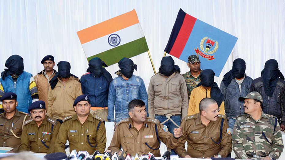 Police nab 11 men of dreaded Srivastava gang.