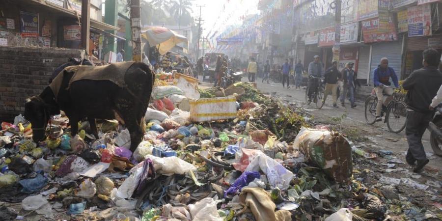 Patna stinks as municipal workers on strike